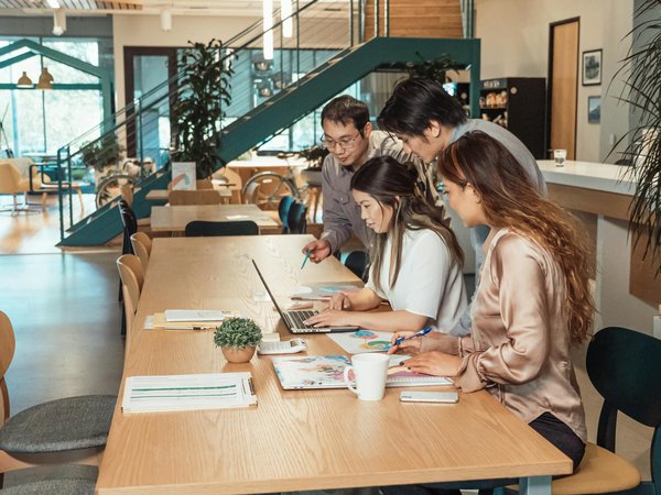 Wie beeinflusst KÃ¼nstliche Intelligenz die Effizienz von Unternehmensdienstleistungen?